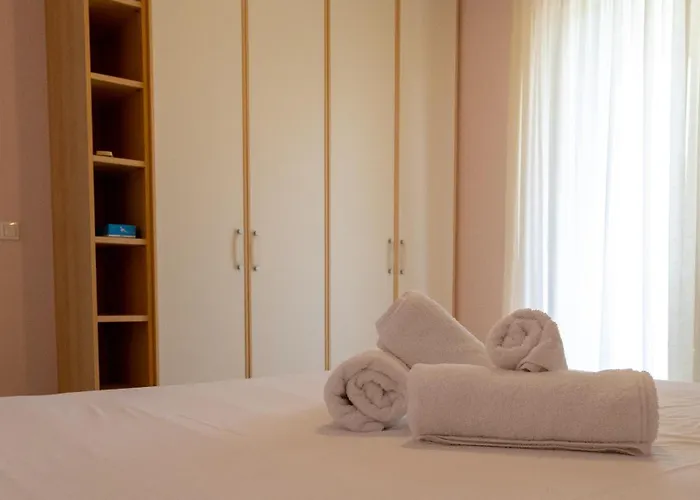 Oriana House * Nea Tirins