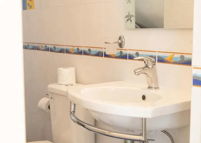 Oriana House Nea Tirins