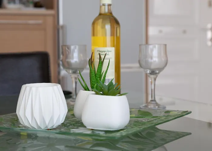 Oriana House Nea Tirins