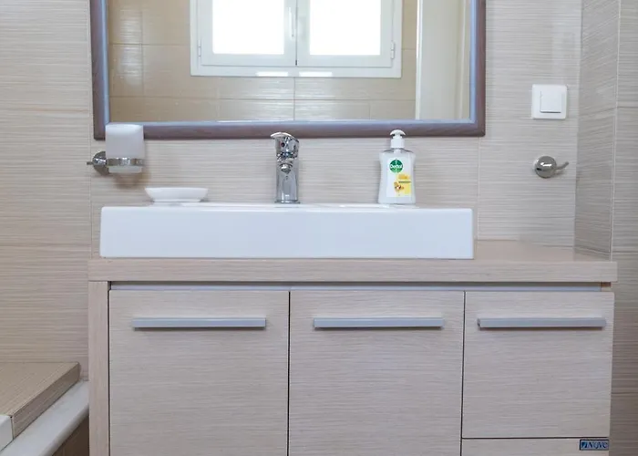 Oriana House Дом отдыха Nea Tirins