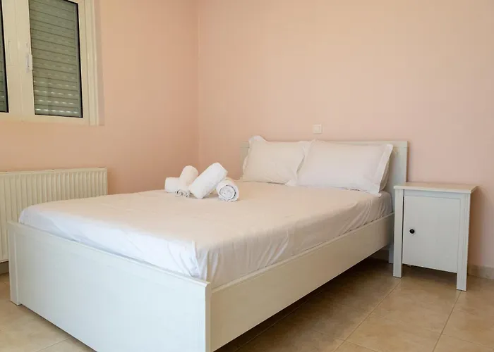 펜션 Oriana House Nea Tirins