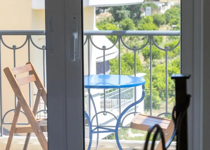 Oriana House Дом отдыха Nea Tirins