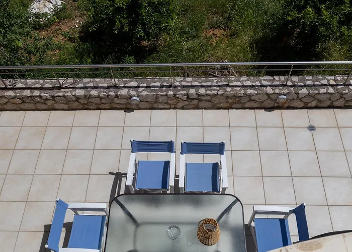 Дом отдыха Oriana House Nea Tirins